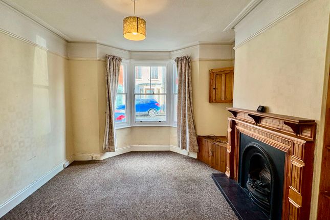12 Albany Road, Northampton photo 2