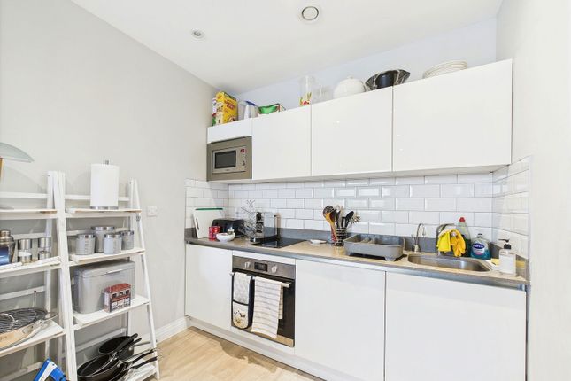 Swan House,46, Homestead Road, Rickmansworth photo 4