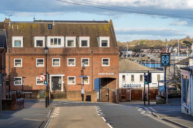 1, Tides Reach, Cowes photo 3