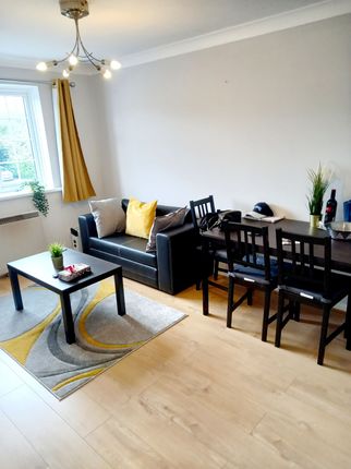 Flat to rent in Eagle Drive, London