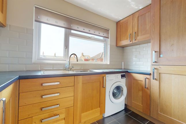 Flat to rent in Holly Road, Weymouth