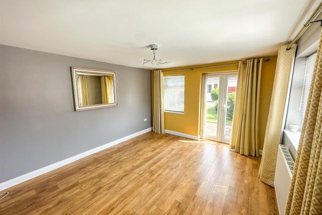 53, Cupar Crescent, Corby photo 4