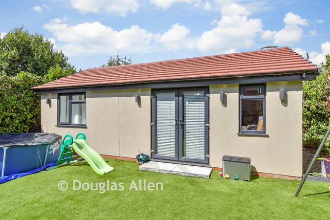 40, Wick Beech Avenue, Wickford photo 4
