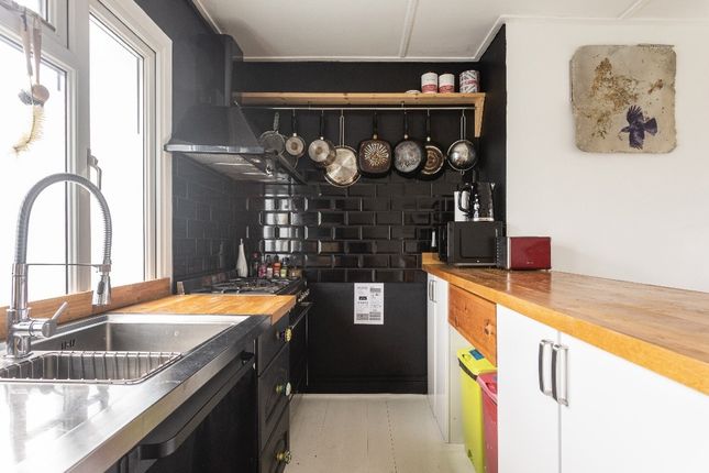 9 Penalverne Drive, Penzance photo 4