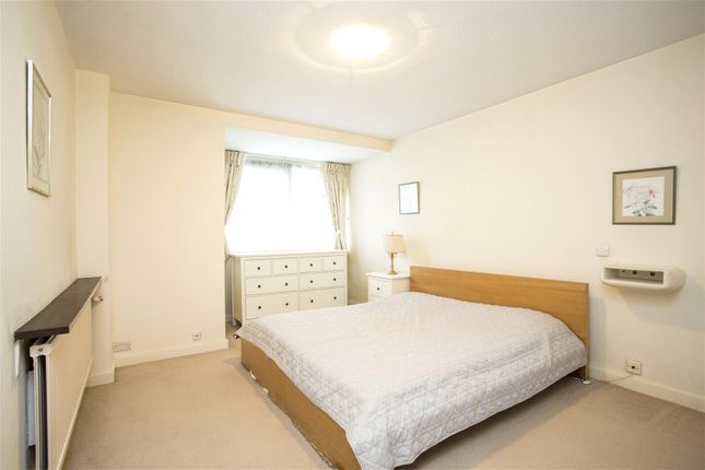 12 Mourne House, 11, Maresfield Gardens, London photo 4