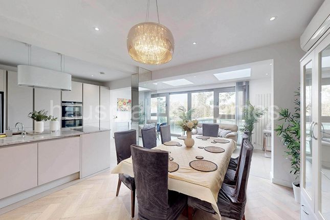 49, Cranbourne Gardens, London photo 5