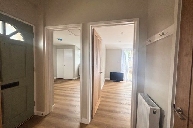 10, Colemans Close, CALNE photo 2