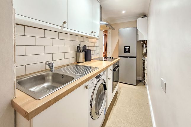 Flat 4, 22 Belmont Road, Harrogate photo 2