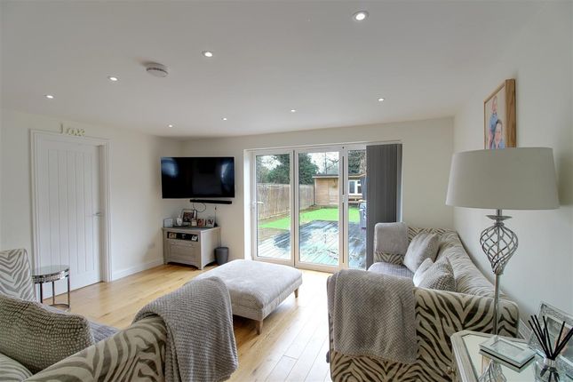 47, Savay Close, Denham photo 2