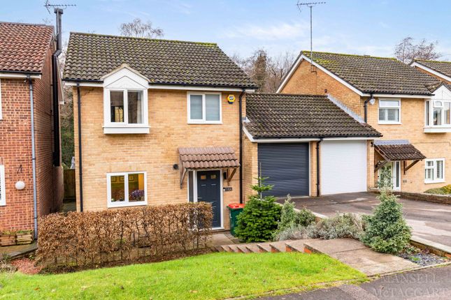 Link-detached house for sale in Hollingbourne Crescent, Crawley