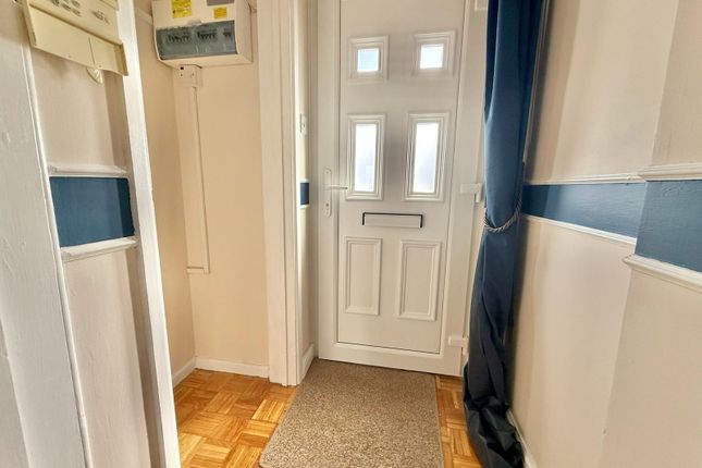 15, Strathern Drive, Coseley photo 2