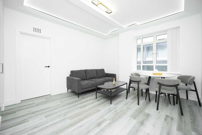 Flat 21, Paramount Court, 38-39, University Street, London photo 2