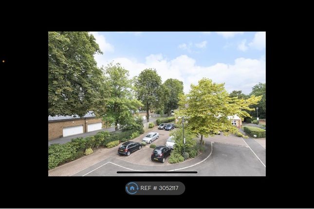 Rosebank Close, Teddington photo 4