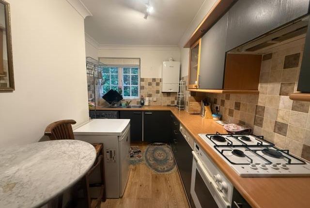 73, Ivy Drive, Lightwater photo 2
