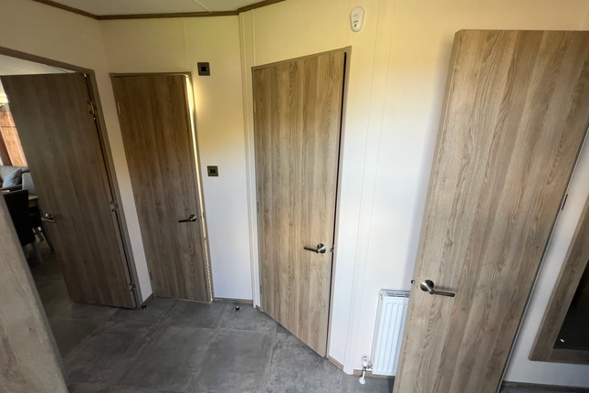 12, Woodlands Lodge Park, Walls Lane, Skegness photo 2