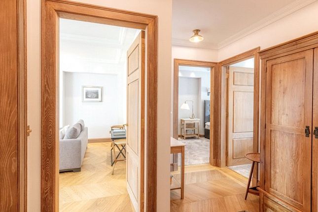 Flat for sale in North Terrace, London