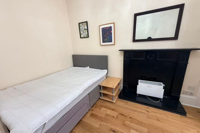 8, Fairlie Park Drive, partick, glasgow photo 3