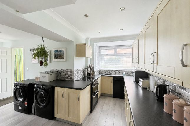 60, Firthwood Road, Dronfield photo 2