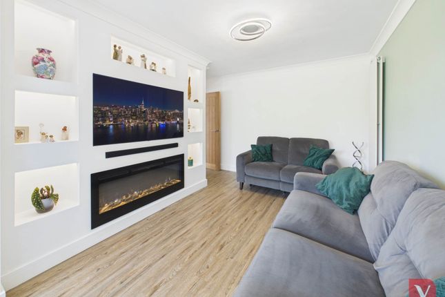10, Cheviot Close, Luton photo 4