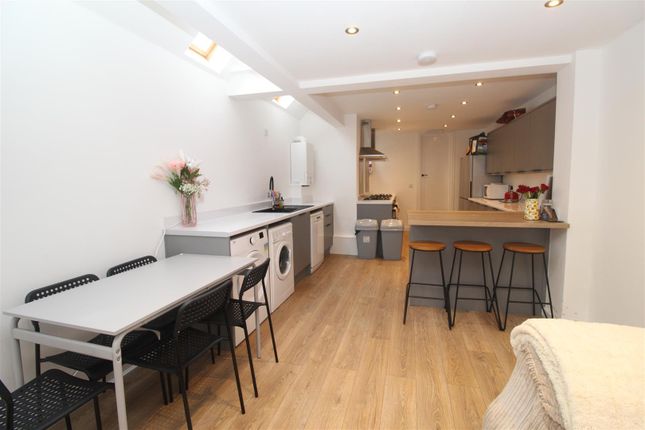 6-bed house on May Street, Cardiff, £3,750/mo