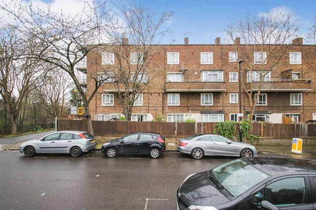 Flat to rent in Sparsholt Road, London