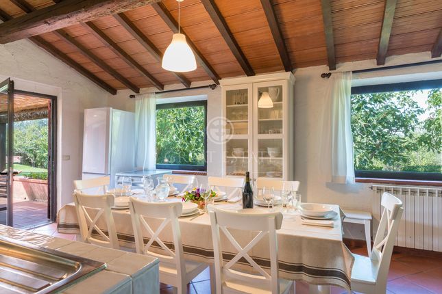 Villa for sale in Chiusi, Siena, Tuscany