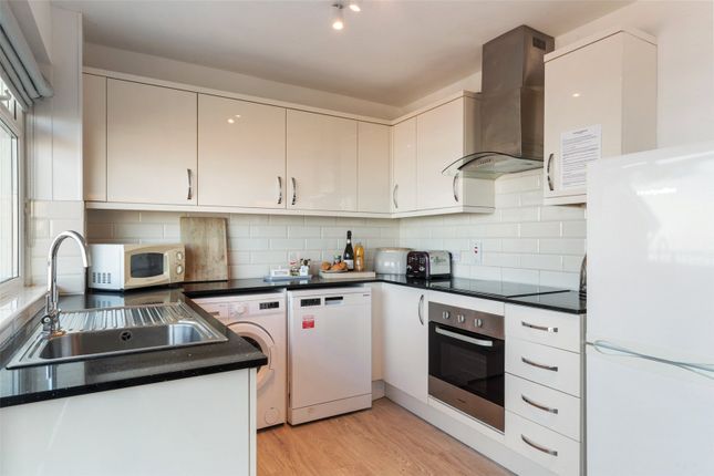 Apartment 1, Sandtop,, The Strand, Pembrokeshire photo 4