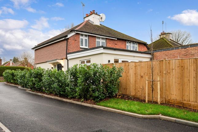 24, Rowplatt Lane, East Grinstead photo 2