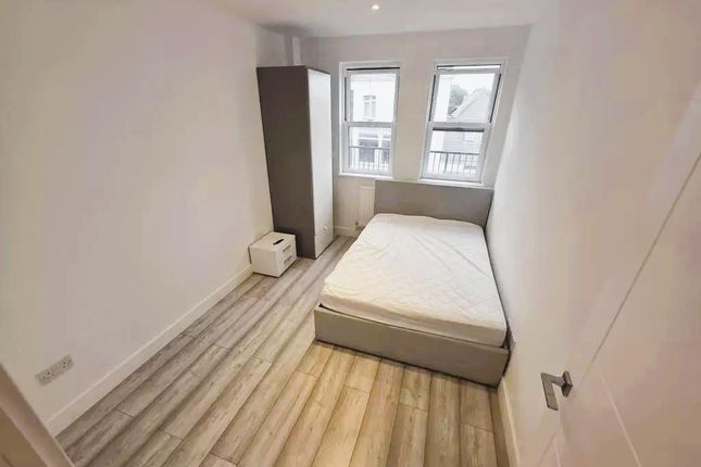 Flat 1, 98a, High Street, Hounslow photo 5
