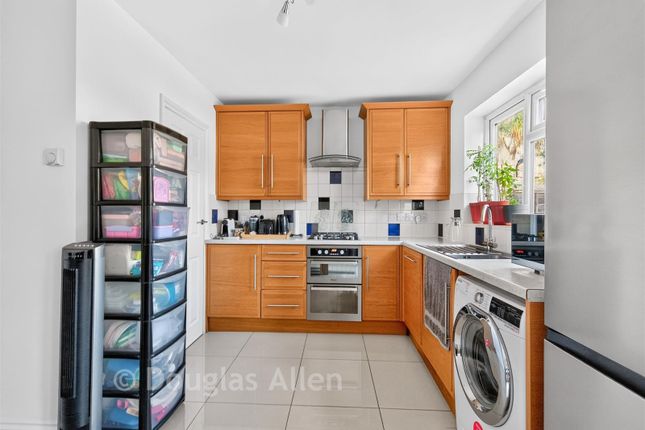 16, Manor Road, Chadwell Heath photo 3