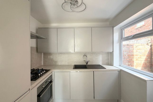 44 Baring Street, South Shields photo 3
