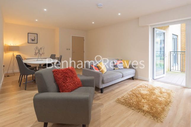 Flat to rent in Beaufort Square, Colindale