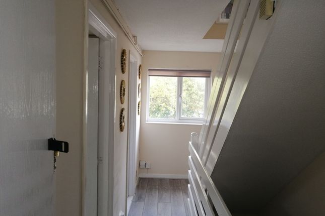 Flat to rent in Haldane Road, London