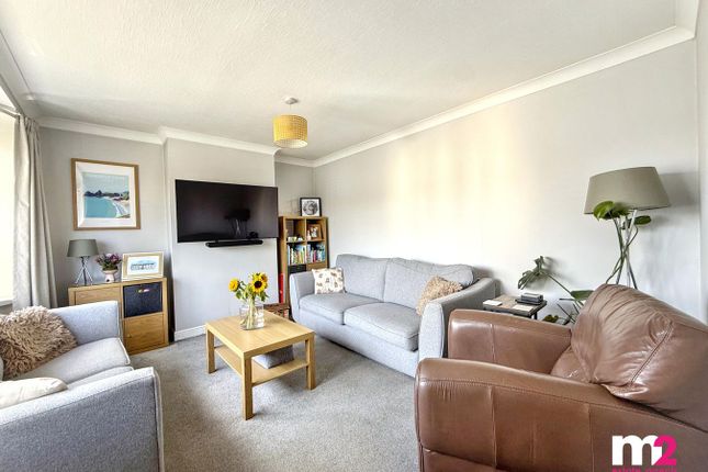 7, Glanwern Avenue, Newport photo 4