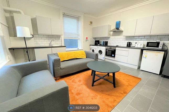 6 Bedroom Terraced