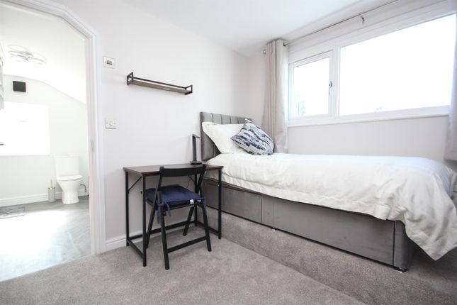 Bedroom 7.Jpg