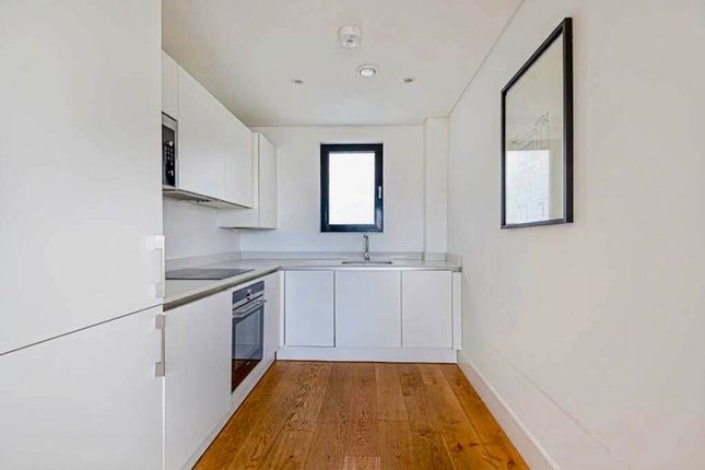 Flat 501, Danestone Court, London photo 3