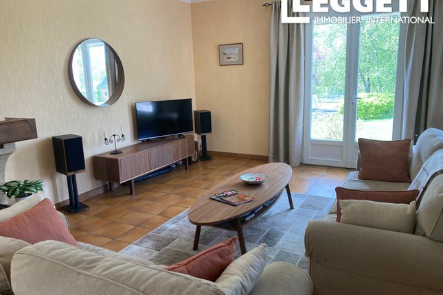 Villa for sale in L'isle-Jourdain, Vienne, Nouvelle-Aquitaine