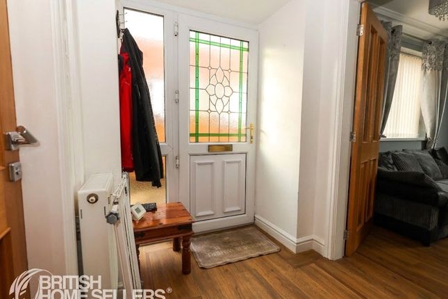 7, Derwent Drive, Rhondda Cynon Taf photo 3