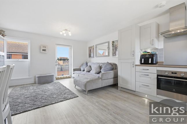 8, Maytree Crescent, Harlow photo 4
