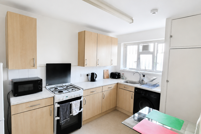 33, Zion House, Shadwell photo 3