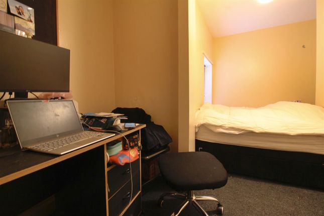 3 BED, 29, Tanners Court, Newcastle Upon Tyne photo 5