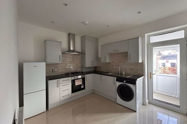 15, Glen Street, Sutton-In-Ashfield photo 3