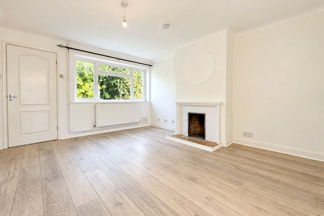 31, Riverdale, Farnham photo 2