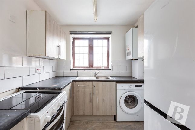 21, Holden Close, Dagenham photo 2