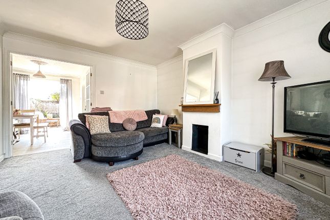 16 Waverney Close, Taunton, Somerset photo 3