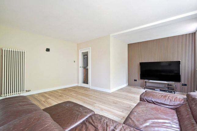 13, Embassy Court, Wallington photo 2