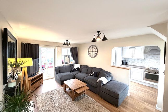 20 Lilac Drive, Pontypridd photo 2