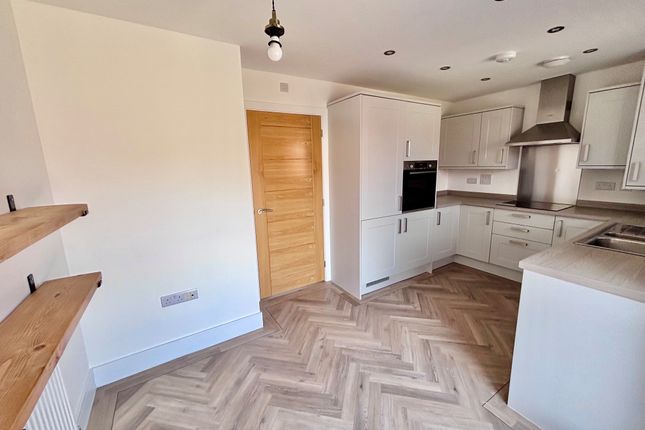 27, Yarm photo 3