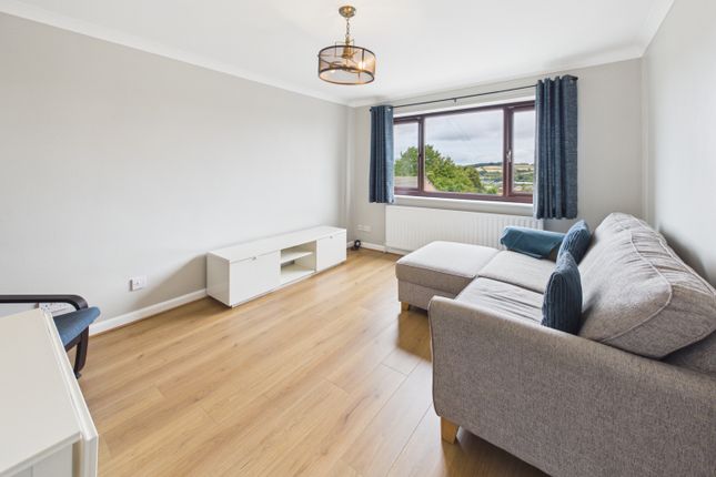 48, Burns Drive, Dronfield photo 3